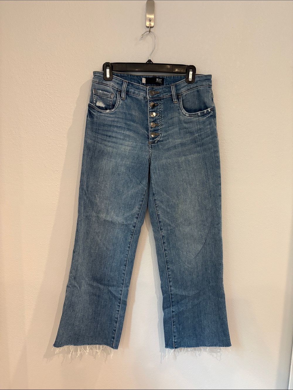 Kut from the Kloth Medium Blue Cropped Button-Fly Jeans